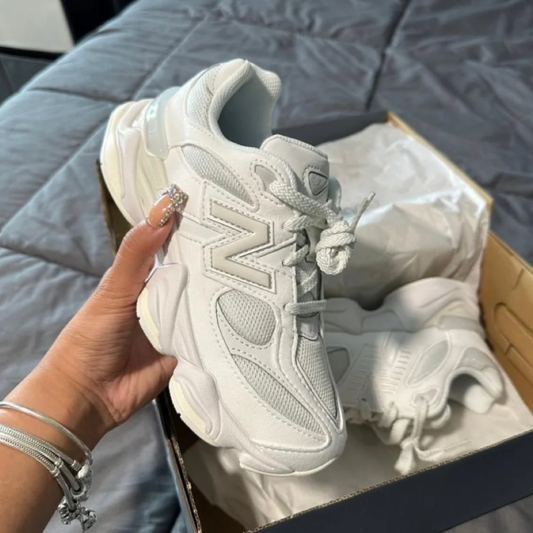 New Balance 9060 Triple White - Wit