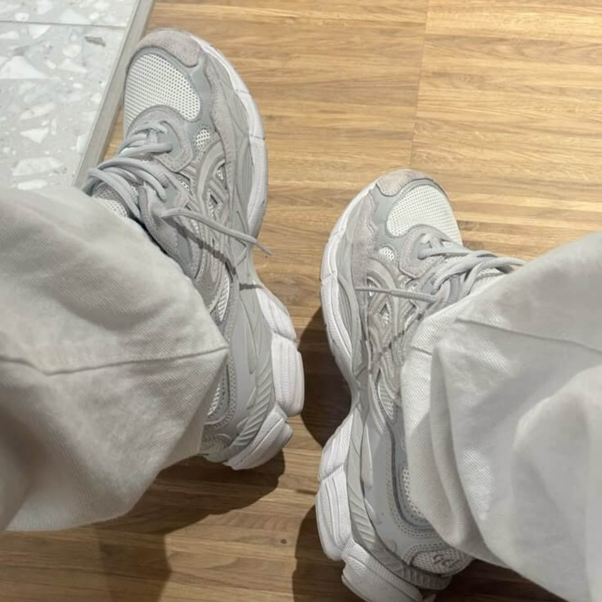 Asics Gel Nyc Cream Cloud Grey - Lichtgrijs – productfoto 2