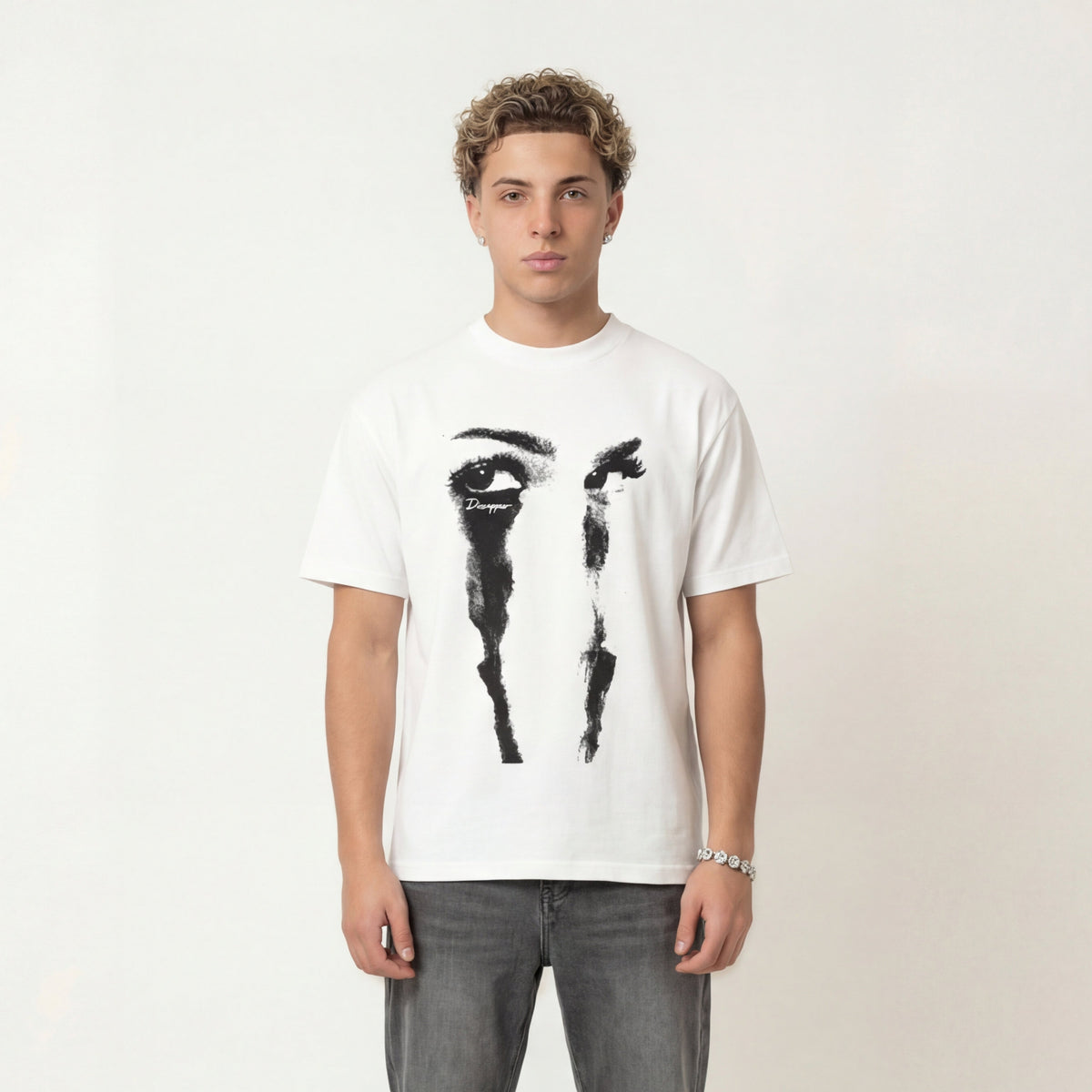 Eyes – T-shirt by Laceup Fashion