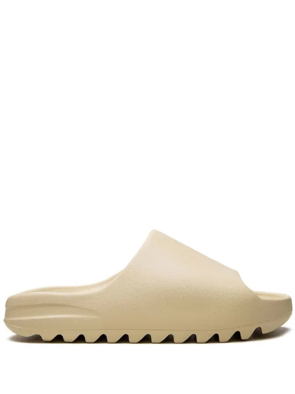 Yeezy slides – productfoto 2
