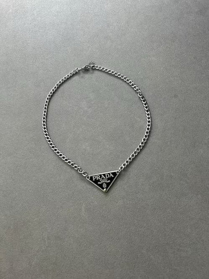 Prada Triangle Logo Ketting – Silver
