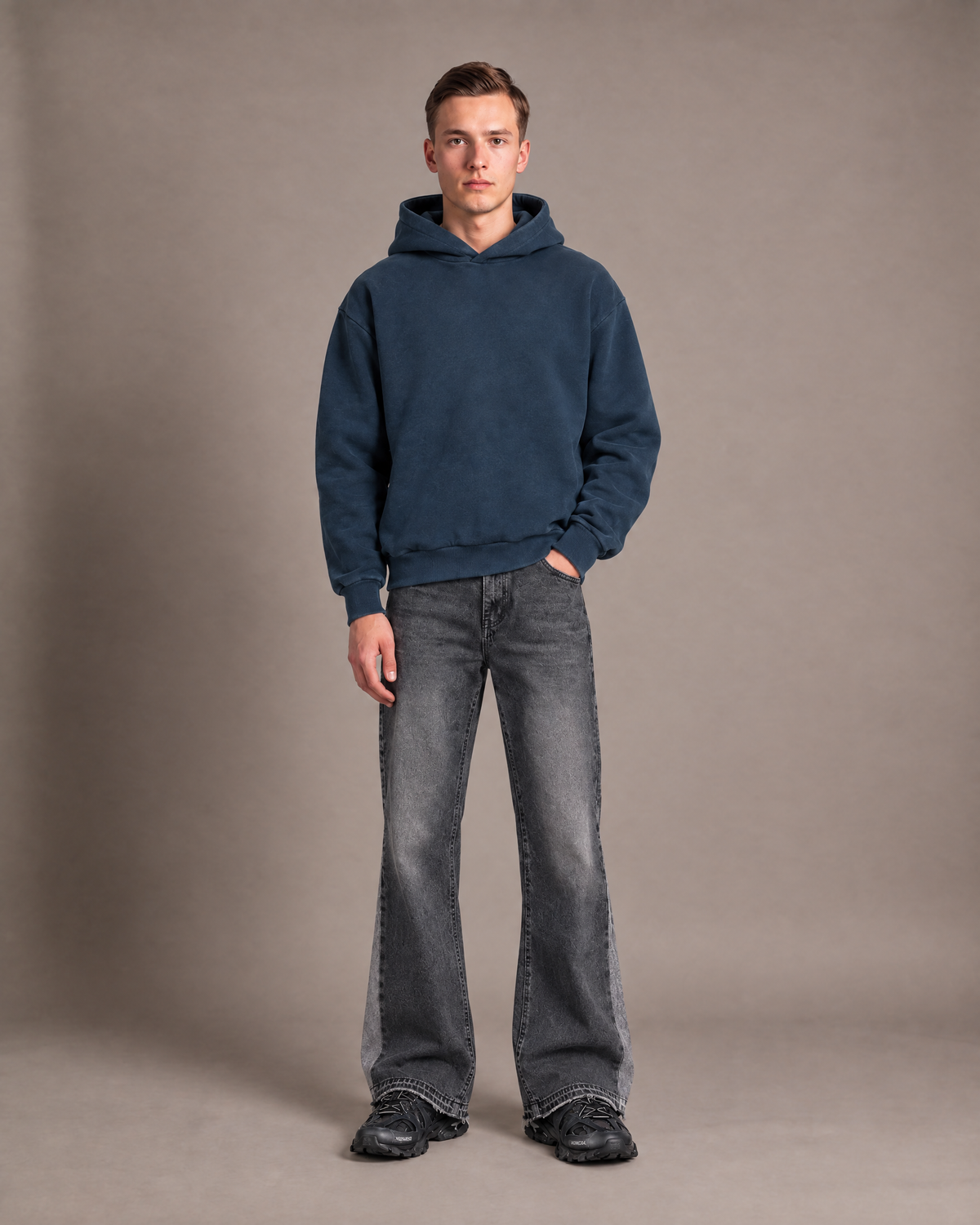 Stockholm Hoodie – Outfit by Laceup Fashion