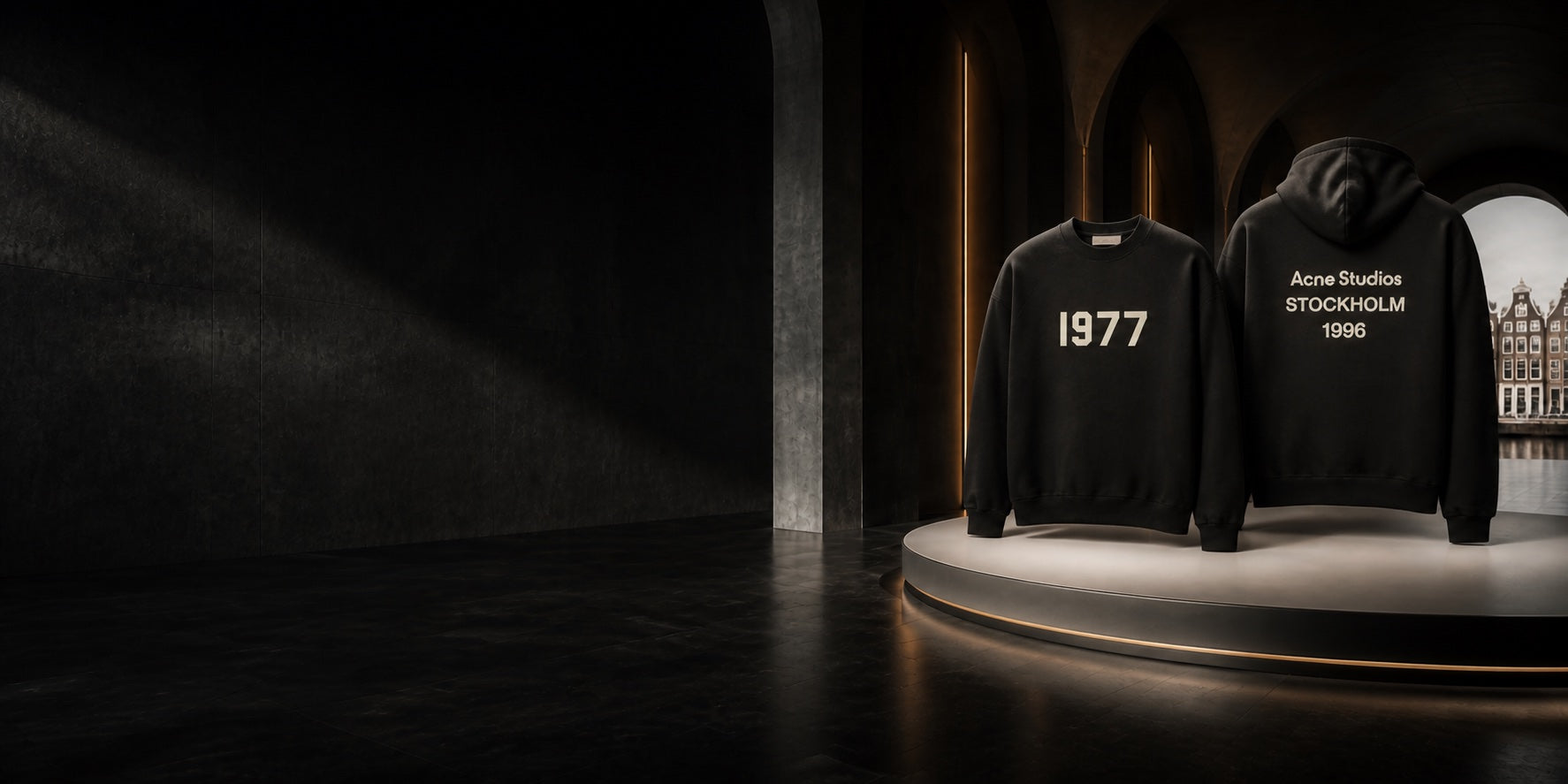 1977 Essentials Sweater en Acne Studios Fleece Logo Hoodie uit de Laceup collectie